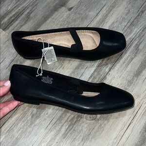 Old Navy Black Flats
